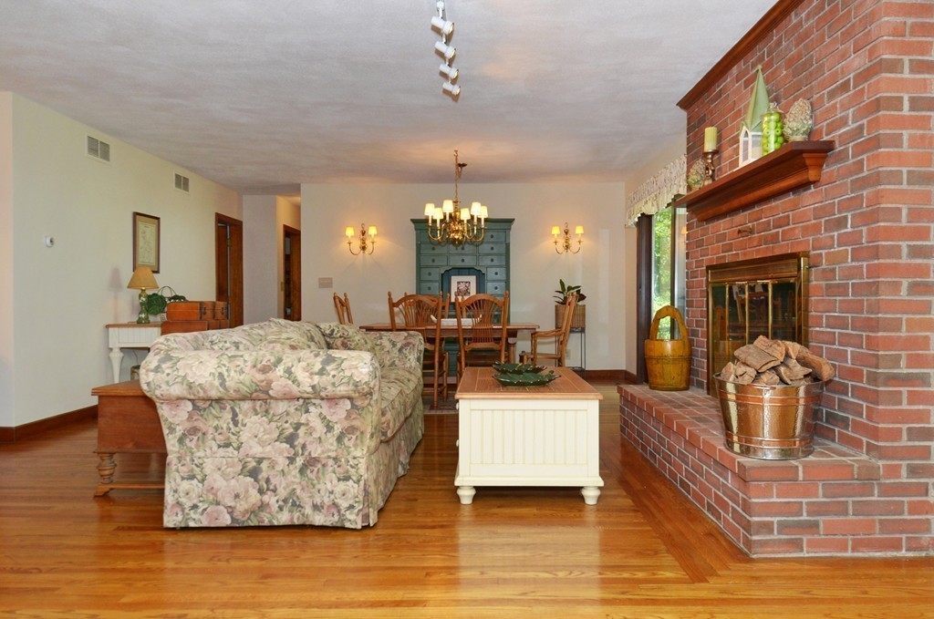 9 Olde Farms Road Boxford, MA 01921 - Photo 8 of 26