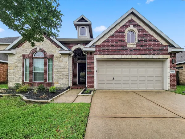 $2,500 | 4626 Legends Bay Drive, Baytown, TX 77523