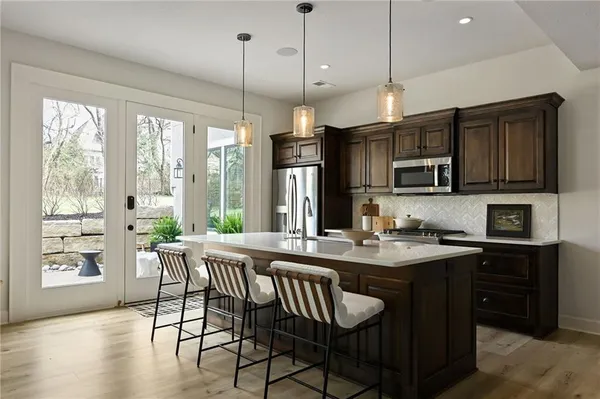 $2,500,000 | 14615 Linden Street, Overland Park, KS 66224