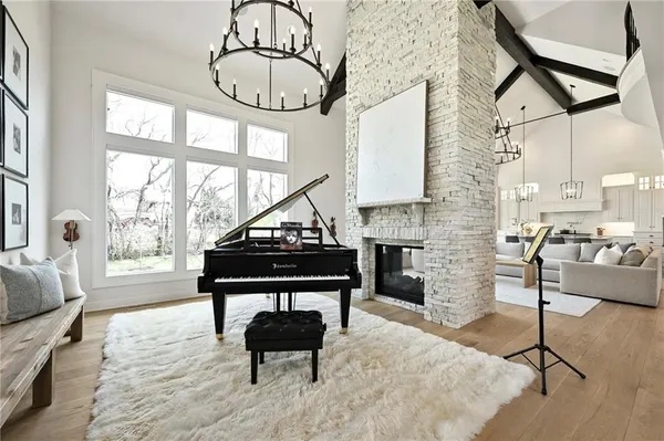 $2,500,000 | 14615 Linden Street, Overland Park, KS 66224