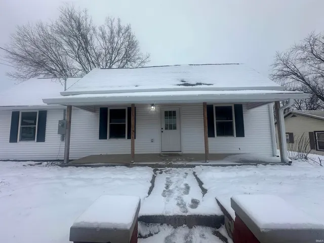 $205,000 | 523 West South Street, Bloomfield, IN 47424