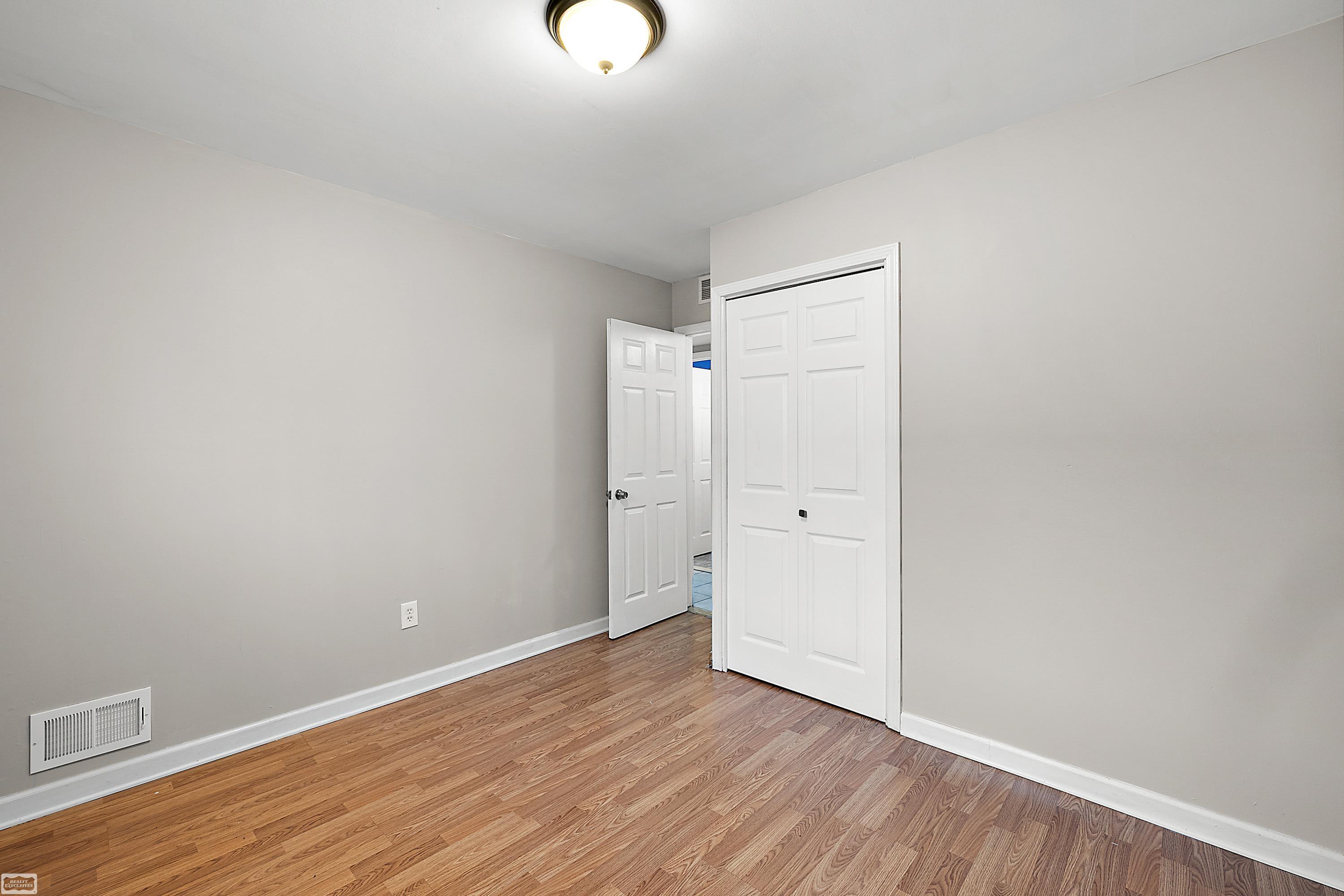 26082 Clear Street Harrison, MI 48045 - Photo 23 of 43