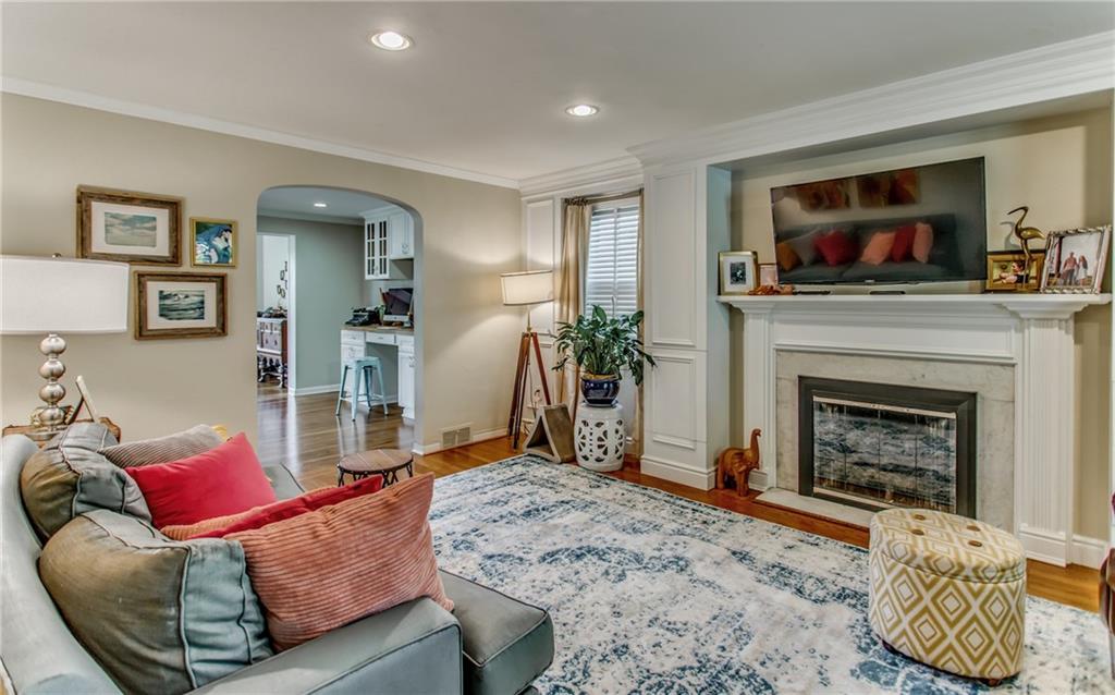 434 Old Farm Road Pittsburgh, PA 15228 - Photo 3 of 24