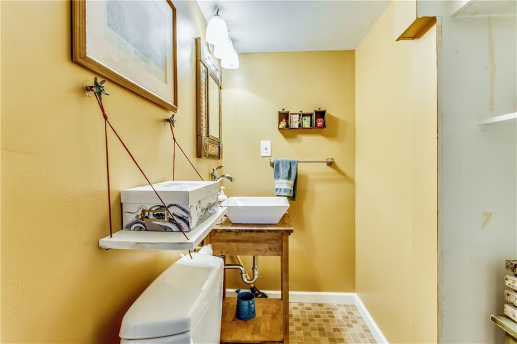 434 Old Farm Road Pittsburgh, PA 15228 - Photo 22 of 24