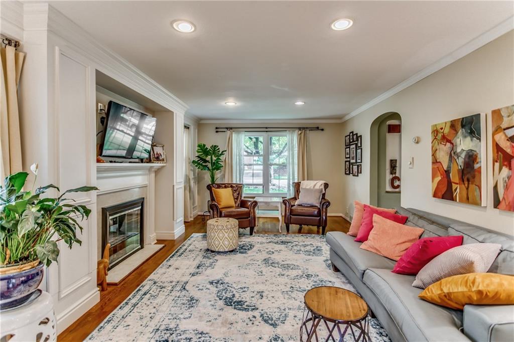 434 Old Farm Road Pittsburgh, PA 15228 - Photo 4 of 24
