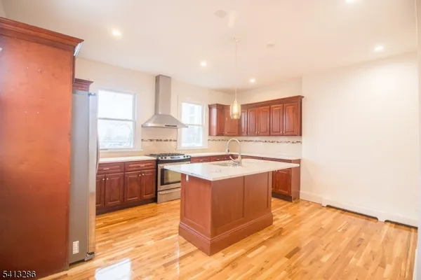 $3,100 | 74 Burnett Avenue, Unit 1, Maplewood, NJ 07040
