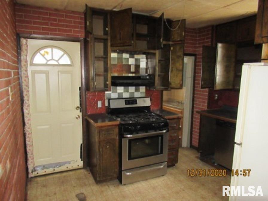 112 South Rolff Street Davenport, IA 52804 - Photo 4 of 37 Gallery Image 4