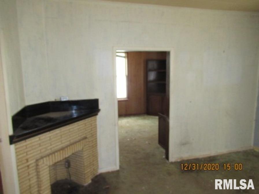 112 South Rolff Street Davenport, IA 52804 - Photo 6 of 37 Gallery Image 6