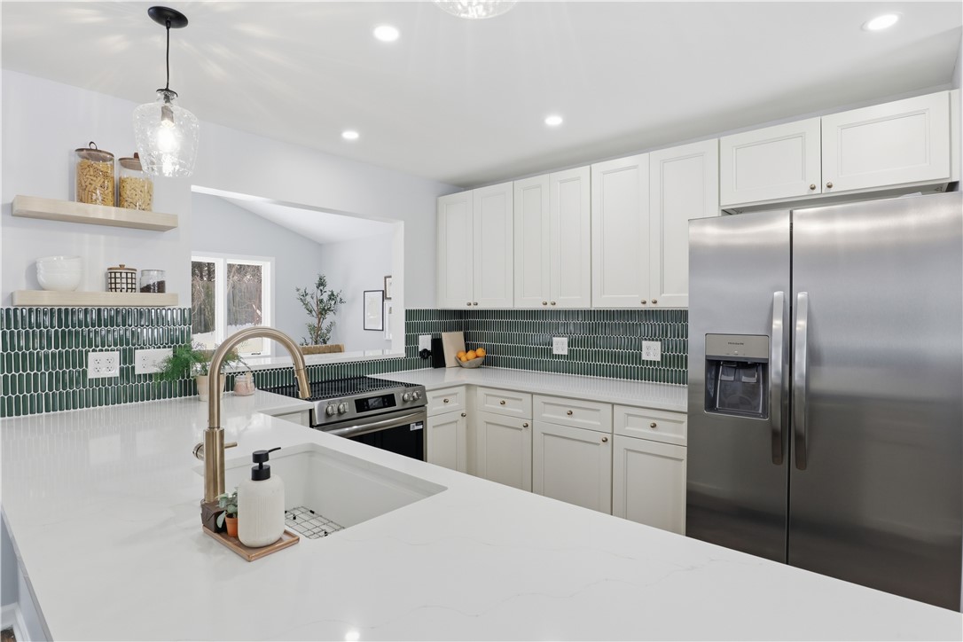 39 Scotch Lane Irondequoit, NY 14617 - Photo 12 of 43