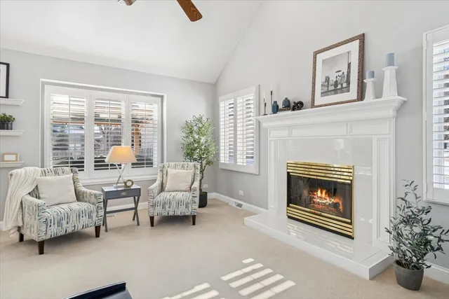 $570,000 | 717 Clarendon Lane, Aurora, IL 60504