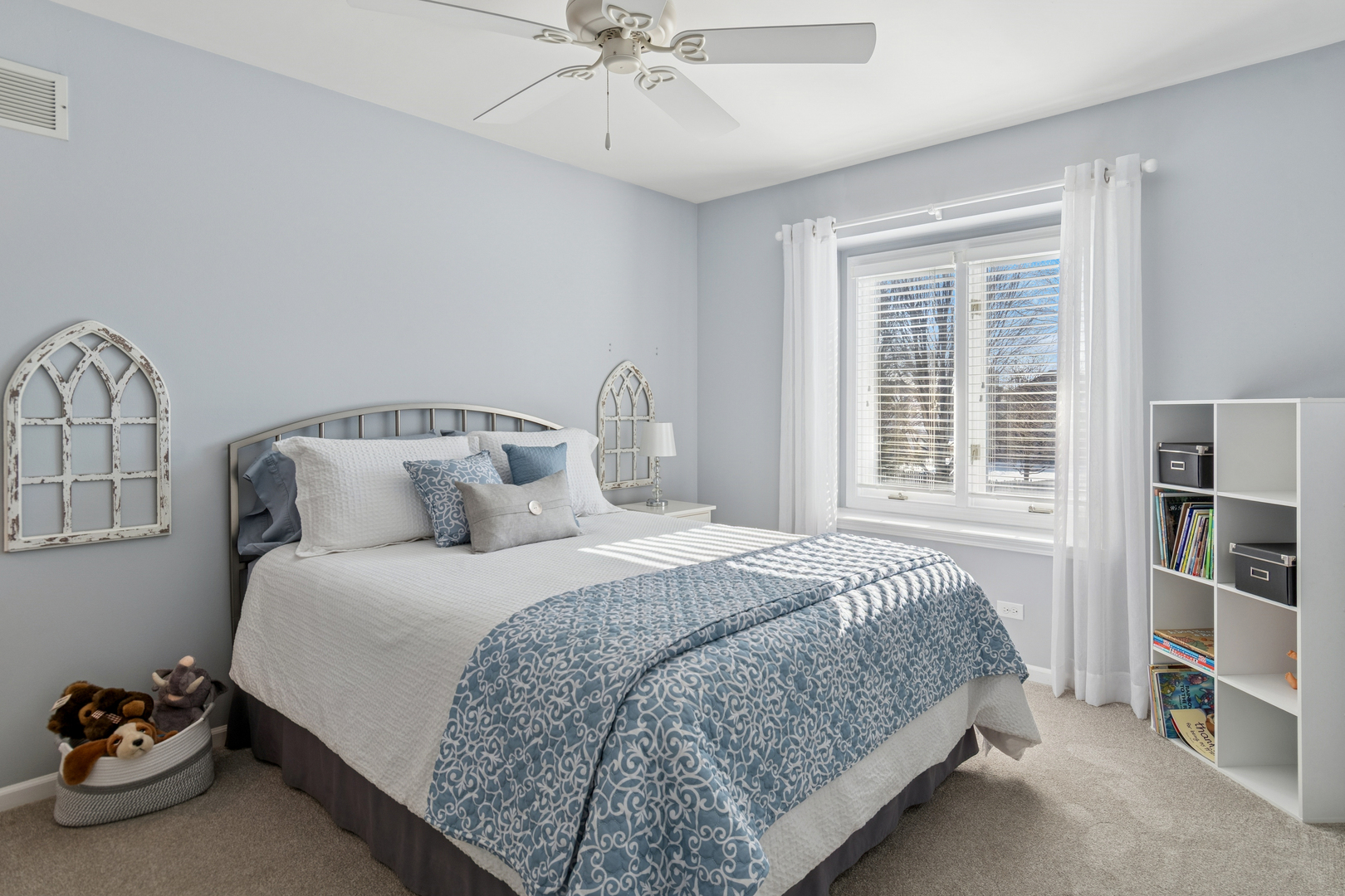 717 Clarendon Lane Aurora, IL 60504 - Photo 23 of 40