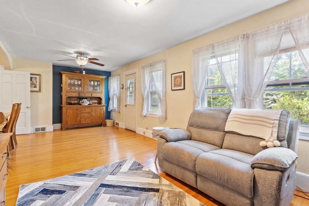 361 Mulpus Road Lunenburg, MA 01462 - Photo 31 of 42