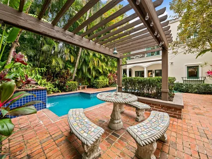 $2,295,000 | 347 Poinciana Drive, Fort Lauderdale, FL 33301