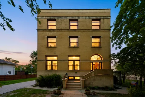 $3,000 | 117 South Lombard Avenue, Unit G, Oak Park, IL 60302