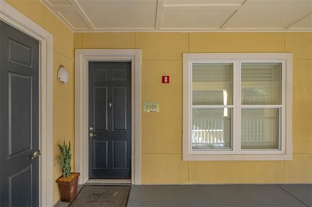 a view of an entryway of the house