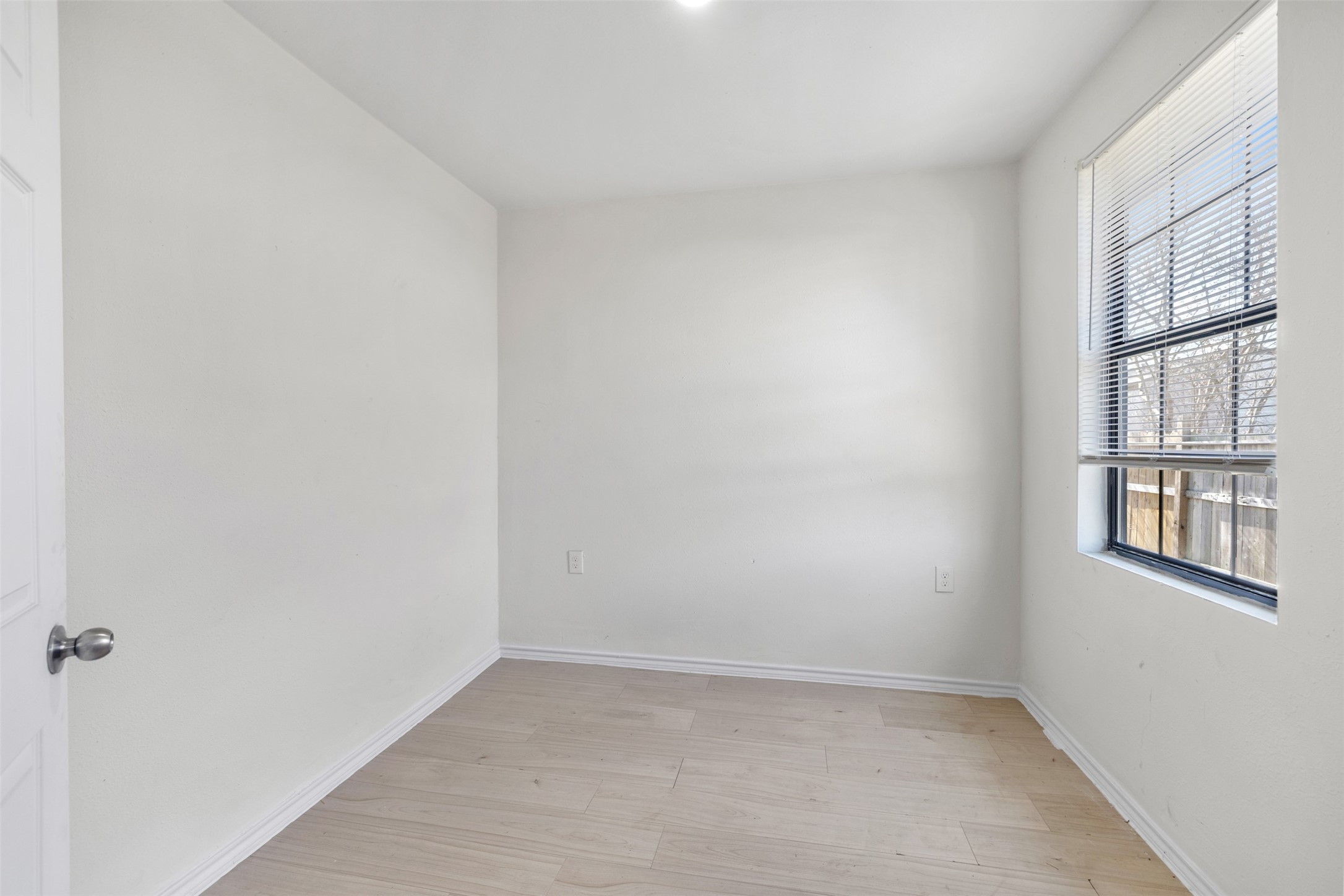9802 Lum Lane Houston, TX 77078 - Photo 29 of 45 Other bedroom in guest house
