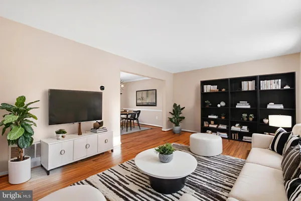 $689,000 | 18117 Ivy Lane, Olney, MD 20832