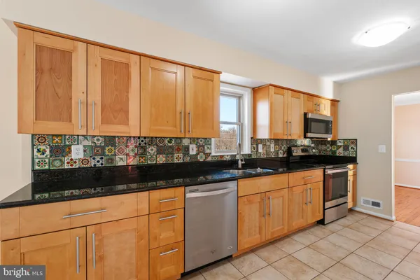 $689,000 | 18117 Ivy Lane, Olney, MD 20832