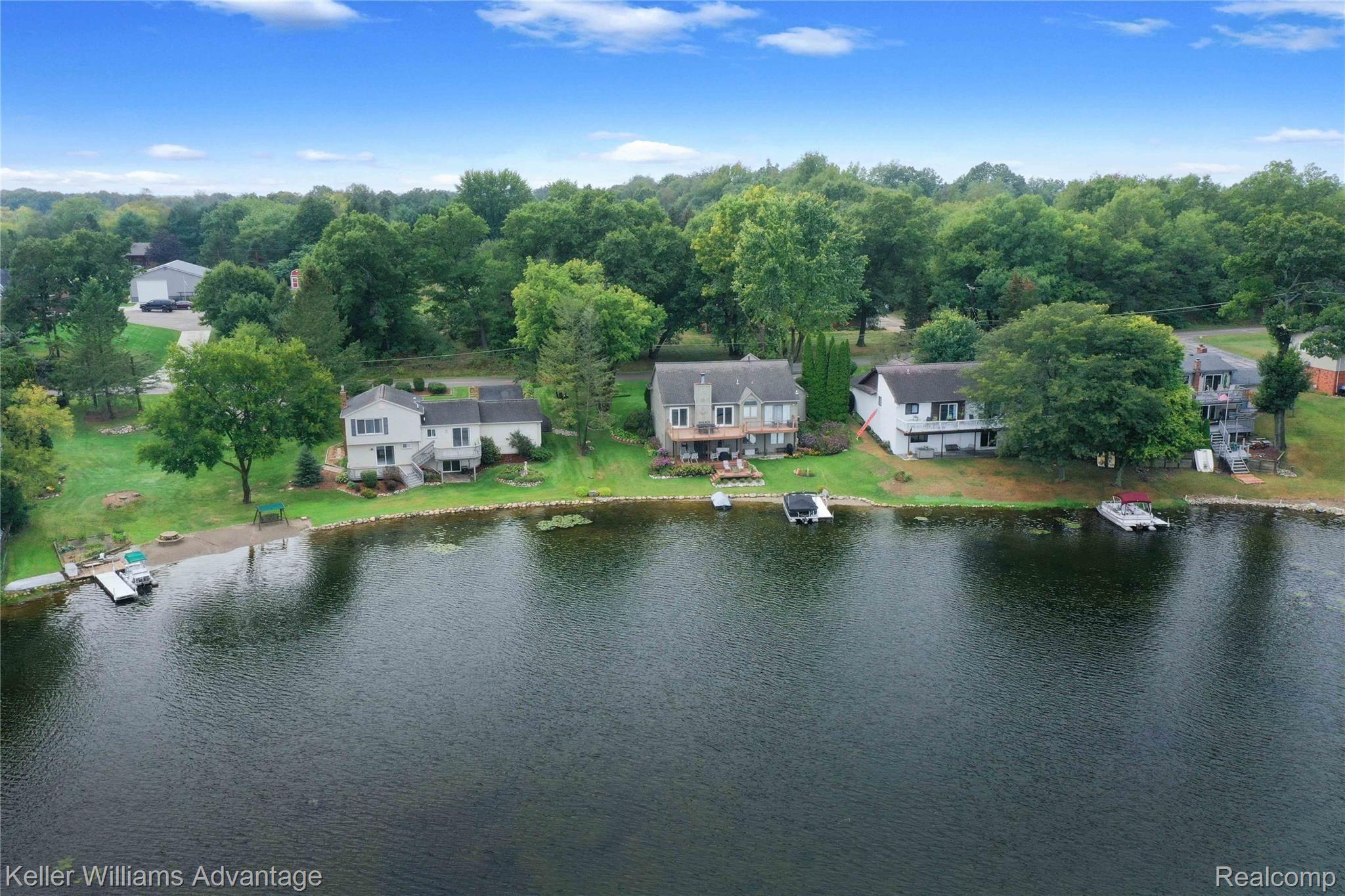 3019 Ripple Way White Lake, MI 48383 - Photo 8 of 47 DJI_0653.jpg