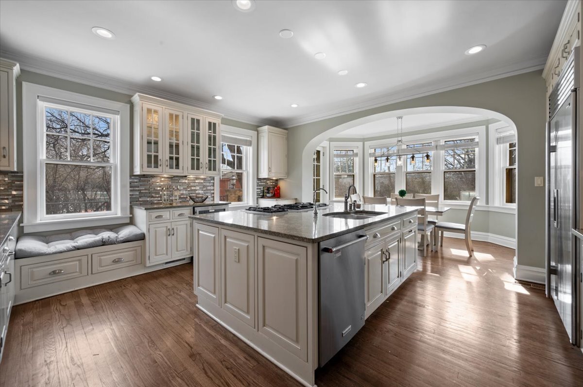 956 Drake Road Glenview, IL 60025 - Photo 12 of 45