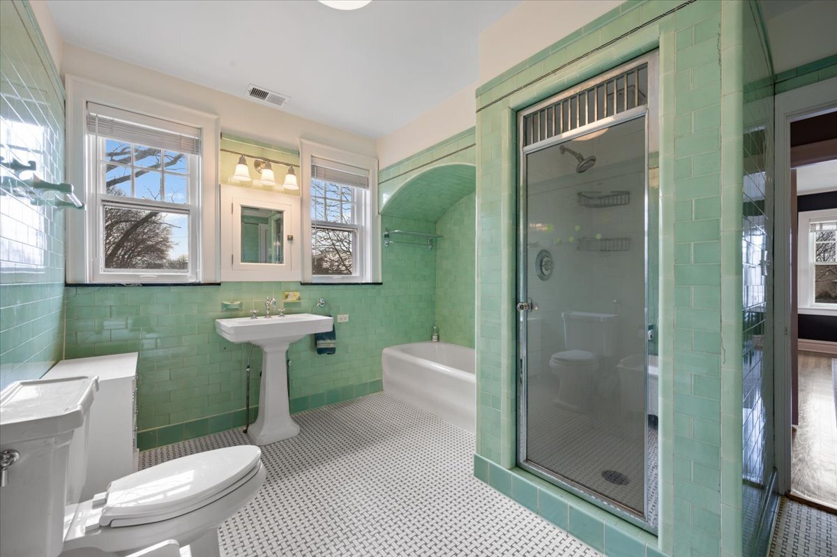 956 Drake Road Glenview, IL 60025 - Photo 23 of 45