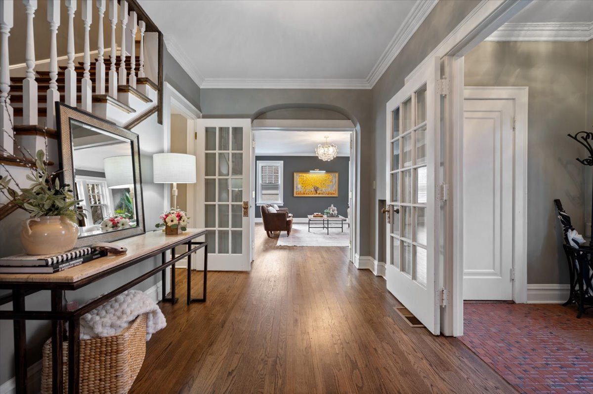 956 Drake Road Glenview, IL 60025 - Photo 3 of 45