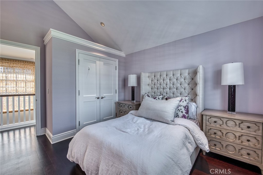 325 Poppy Avenue Corona del Mar, CA 92625 - Photo 18 of 22 a bedroom with a bed and a window