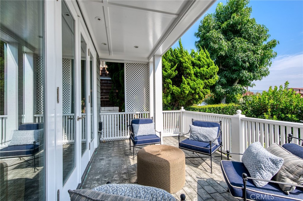 325 Poppy Avenue Corona del Mar, CA 92625 - Photo 22 of 22 a outdoor living space with furniture