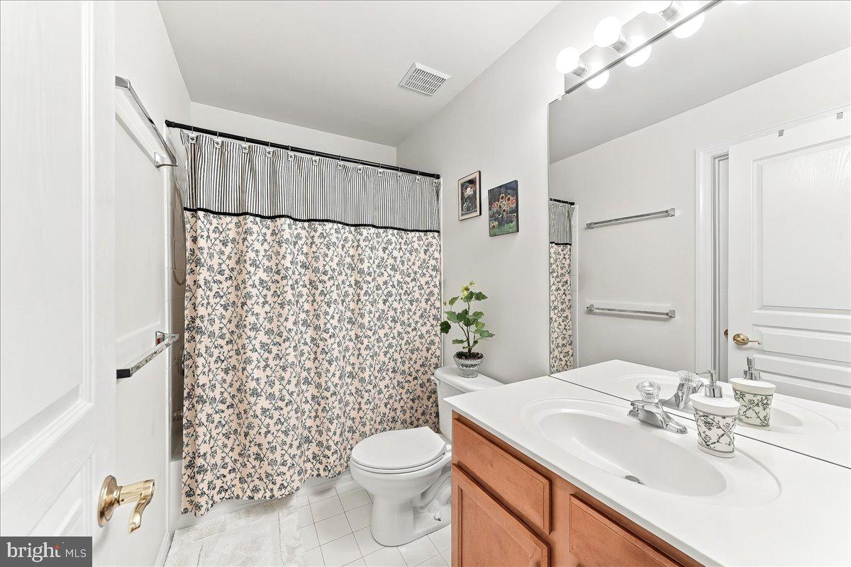 8 Ridings Way West Chester, PA 19382 - Photo 32 of 46 3rd Full Bathroom