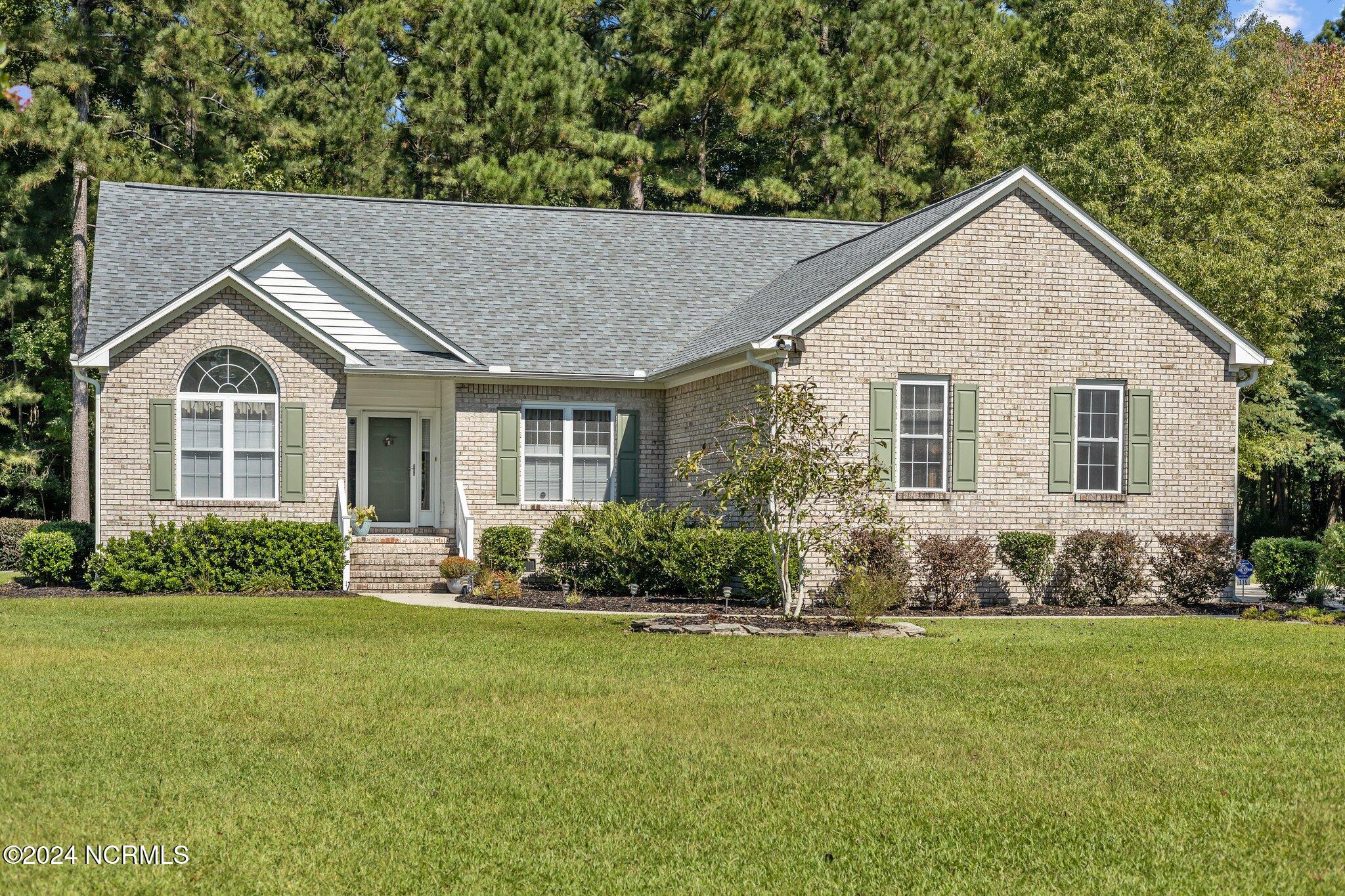 115 Nyon Road New Bern, NC 28562 - Photo 1 of 41 52-web-or-mls-BLS_0016