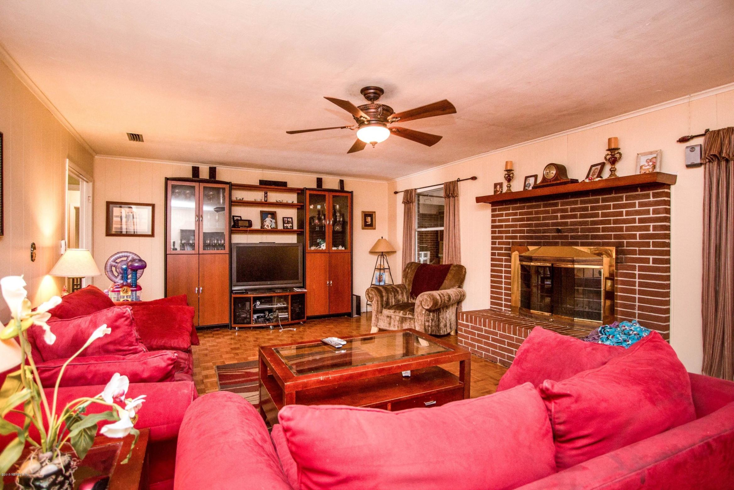 5345 Sanders Road Jacksonville, FL 32277 - Photo 14 of 33 Family Room View 3