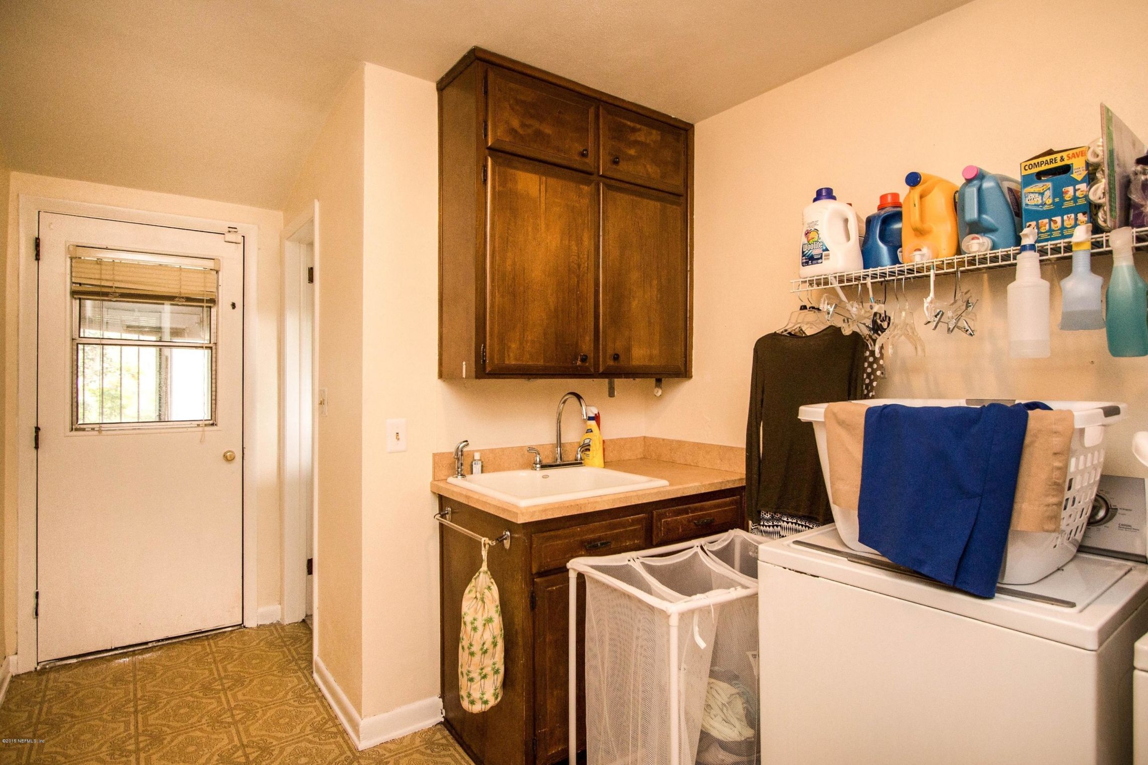 5345 Sanders Road Jacksonville, FL 32277 - Photo 25 of 33 Laundry Room View 2