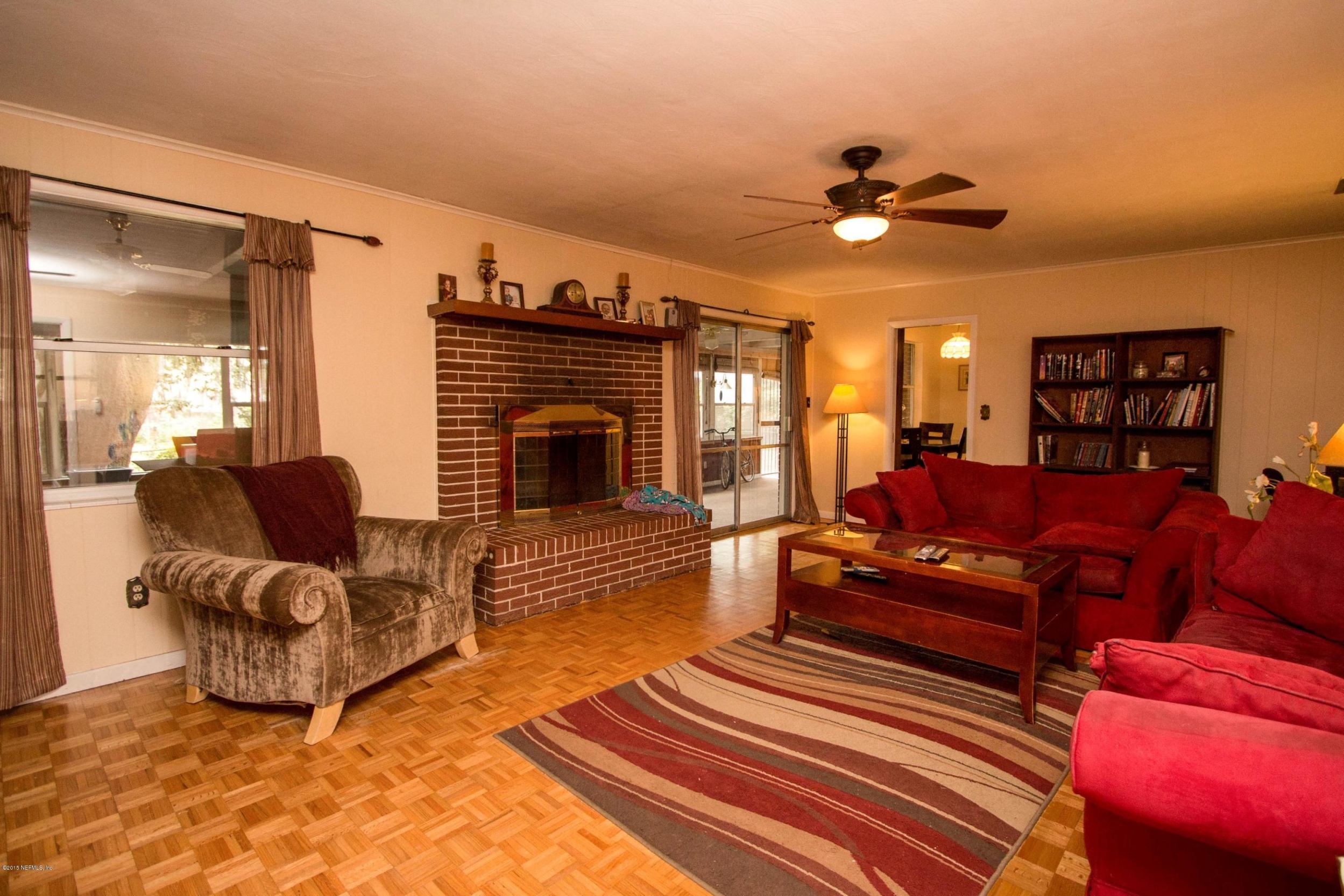 5345 Sanders Road Jacksonville, FL 32277 - Photo 8 of 33 Family Room