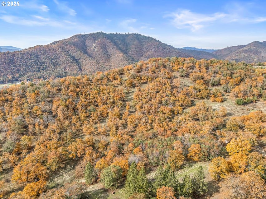 11926 Blackwell Road Central Point, OR 97502 - Photo 16 of 18 a view of sky view