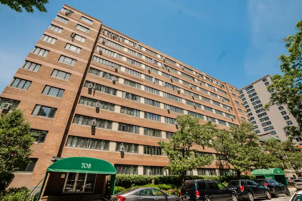 $3,250 | 700 West Bittersweet Place, Unit 711, Chicago, IL 60613