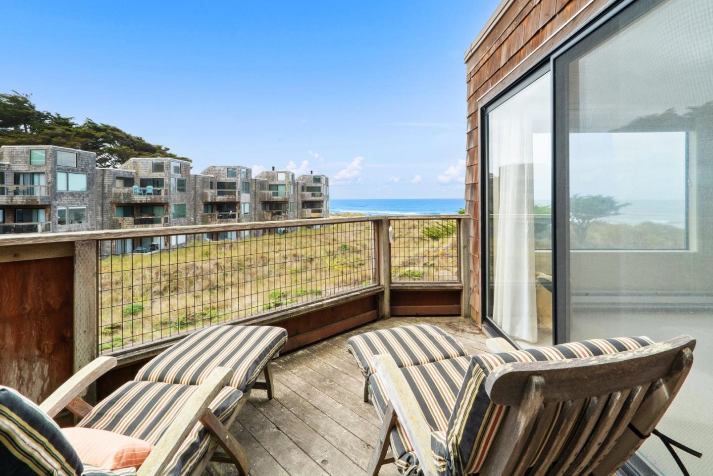 101 Shell Road, Unit 127 Watsonville, CA 95076 - Photo 13 of 54 a balcony with city view