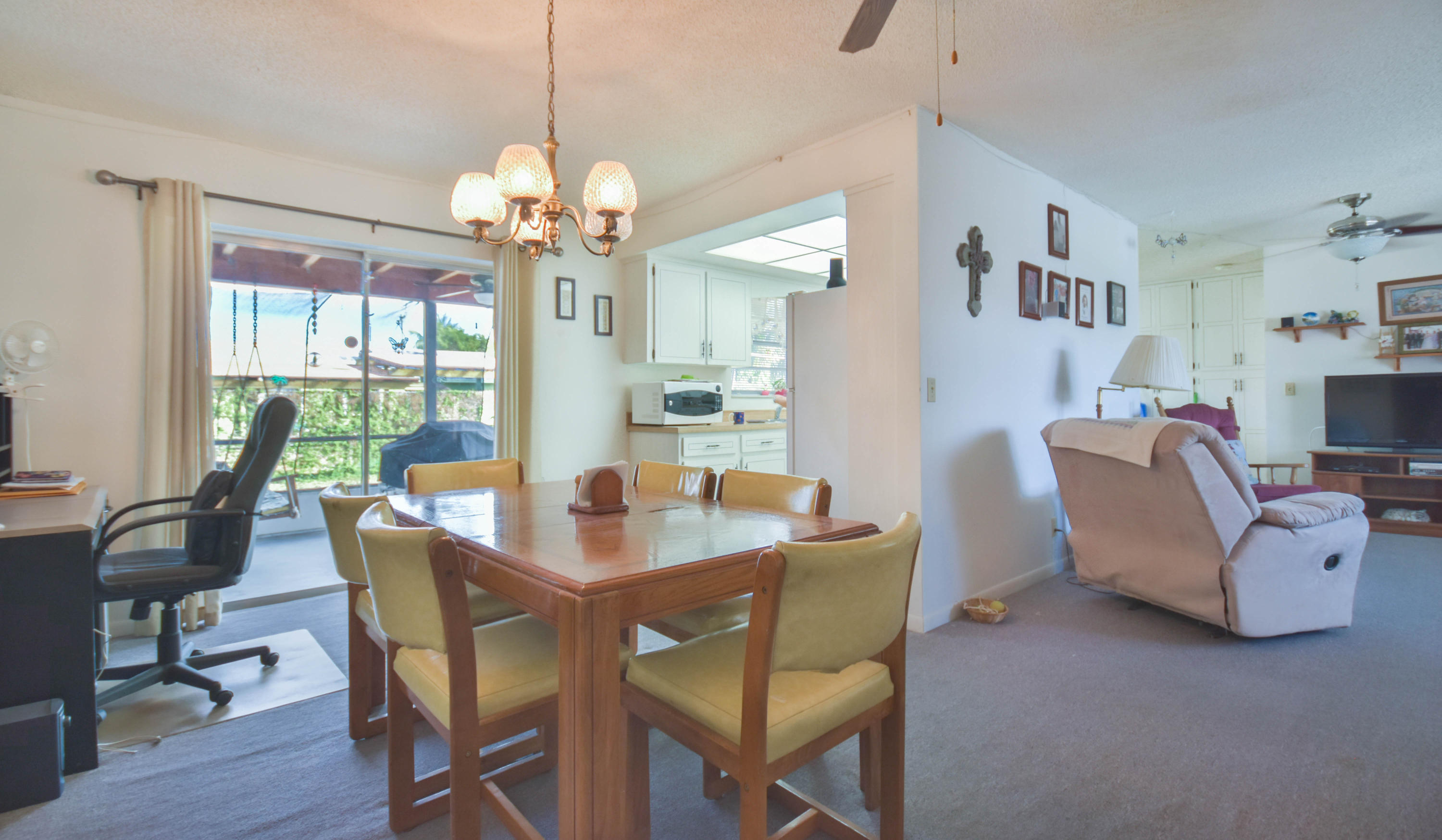 1043 Seagrape Road Lake Worth, FL 33462 - Photo 5 of 11 Dining Area