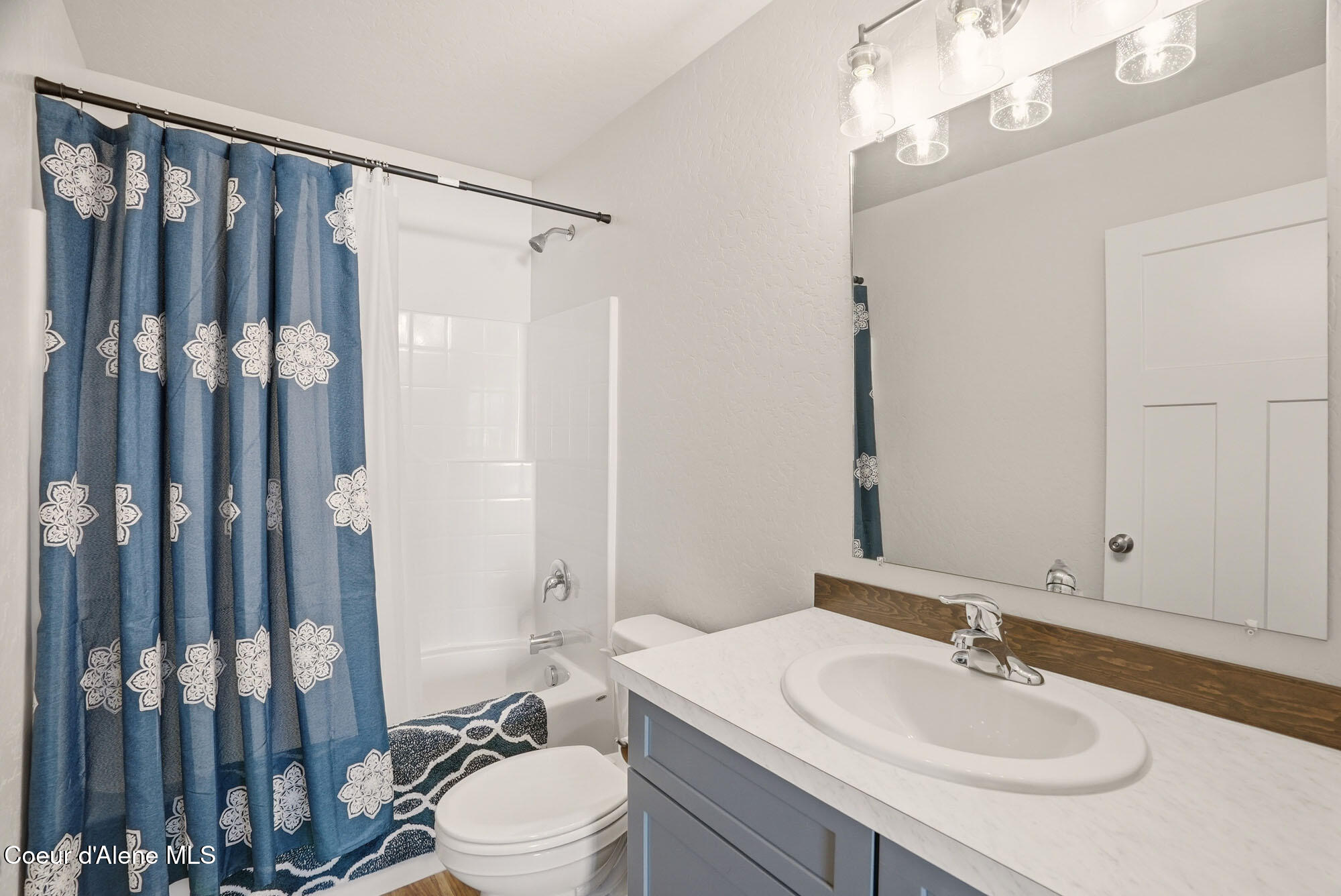 12704 North Cavanaugh Drive Rathdrum, ID 83858 - Photo 15 of 23 Bathroom