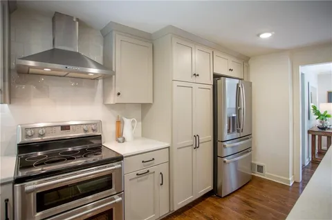 $775,000 | 4801 West 66th Street, Prairie Village, KS 66208