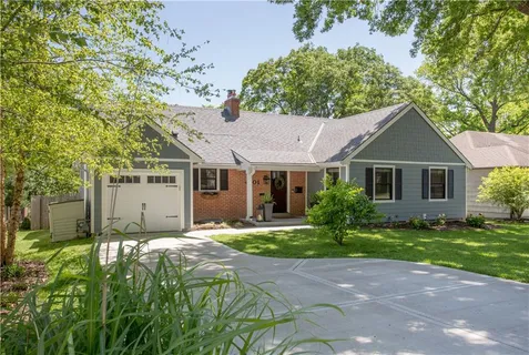 $775,000 | 4801 West 66th Street, Prairie Village, KS 66208