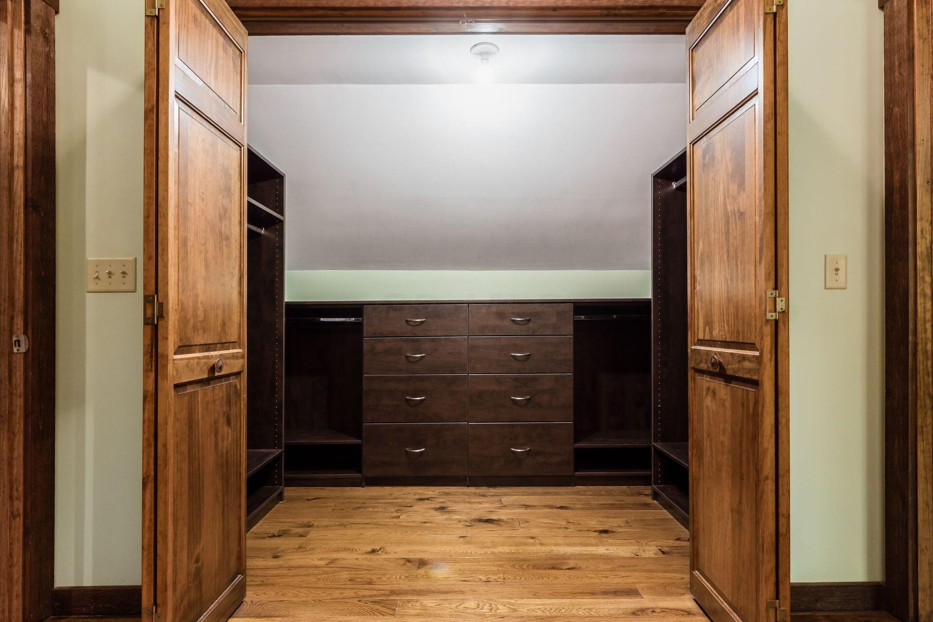 11444 Hazel Dell Road Howard, OH 43028 - Photo 31 of 41 Large walk-in closet in the upper hallway.