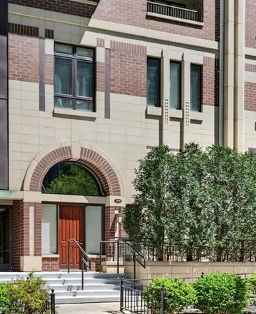 $2,200,000 | 187 North Westshore Drive, Chicago, IL 60601