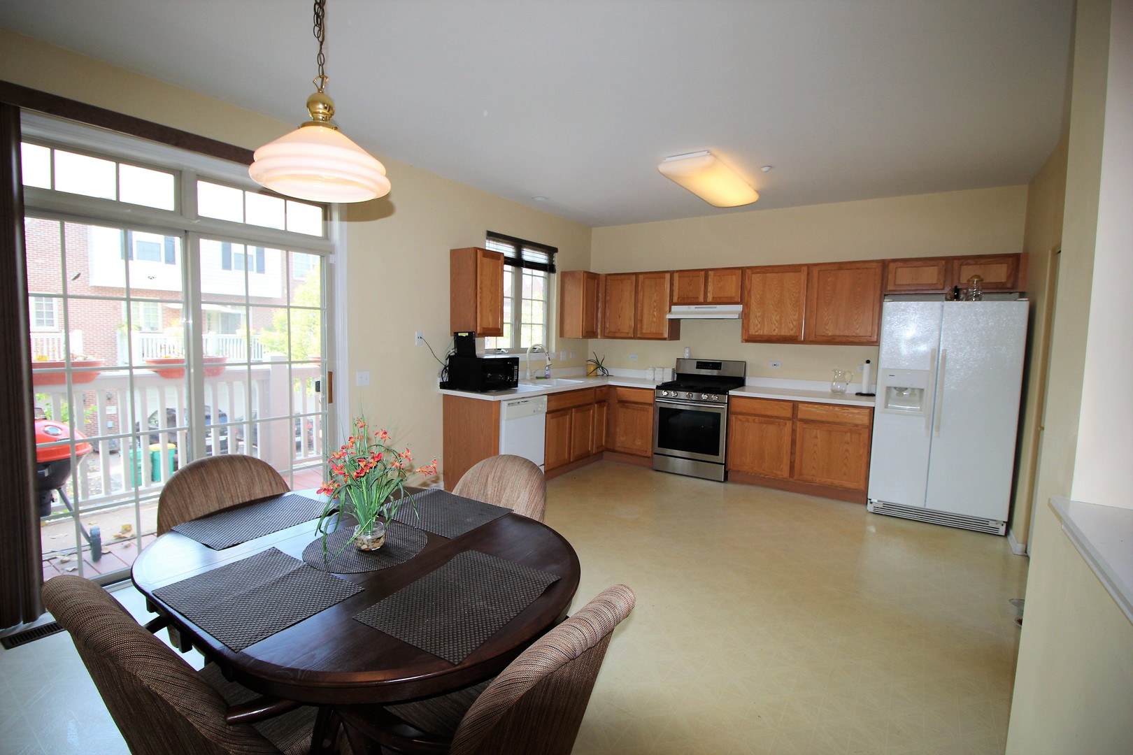 727 Prestwick Lane Wheeling, IL 60090 - Photo 7 of 20
