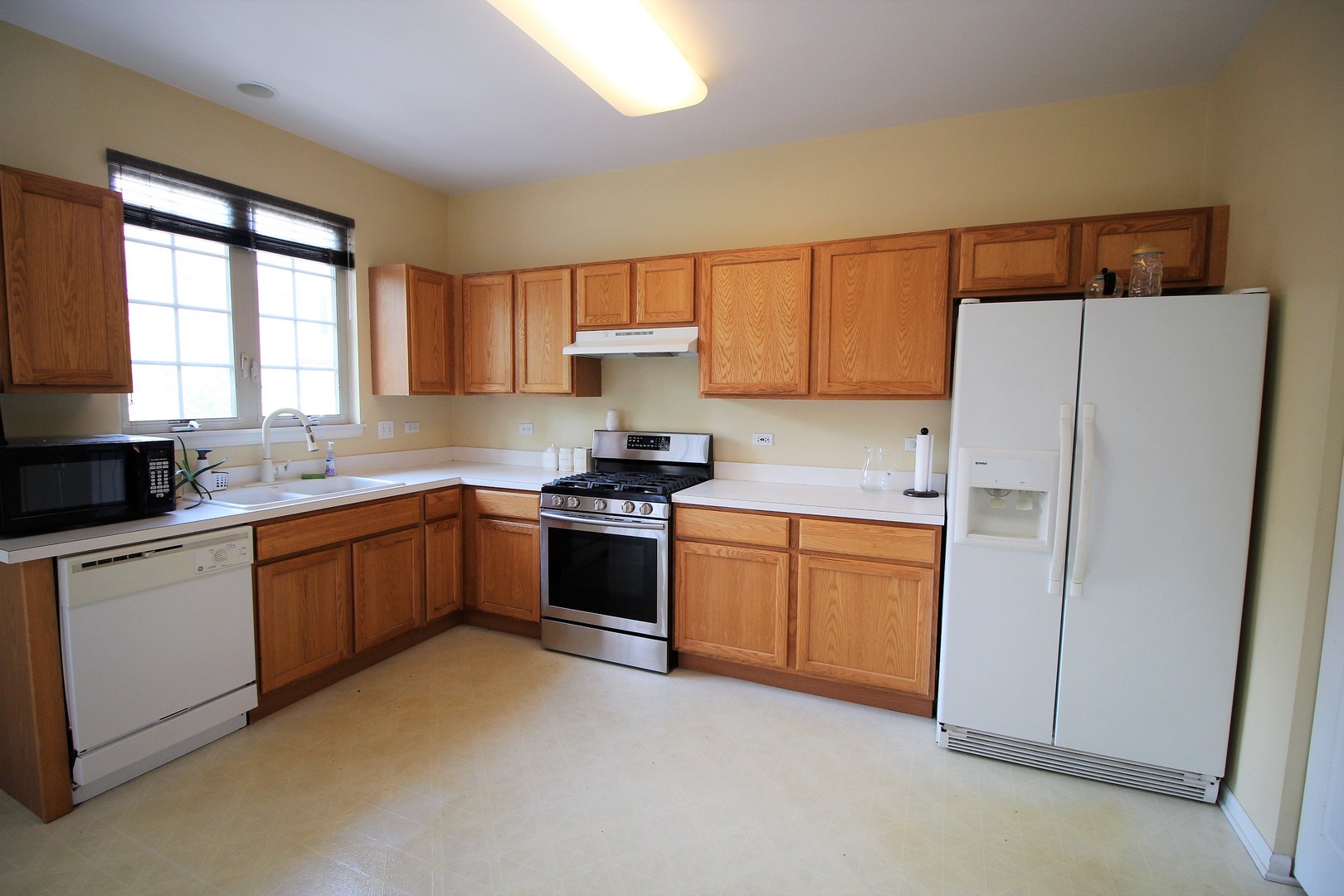 727 Prestwick Lane Wheeling, IL 60090 - Photo 8 of 20