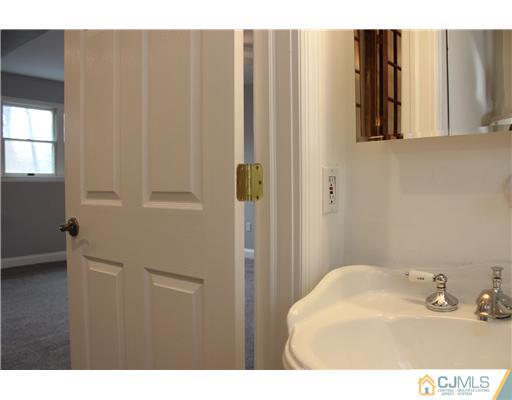 2 Wynn Road Edison, NJ 08817 - Photo 17 of 25 Gallery Image 17