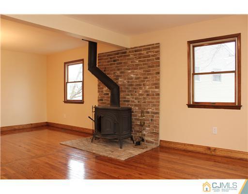2 Wynn Road Edison, NJ 08817 - Photo 3 of 25 Gallery Image 3