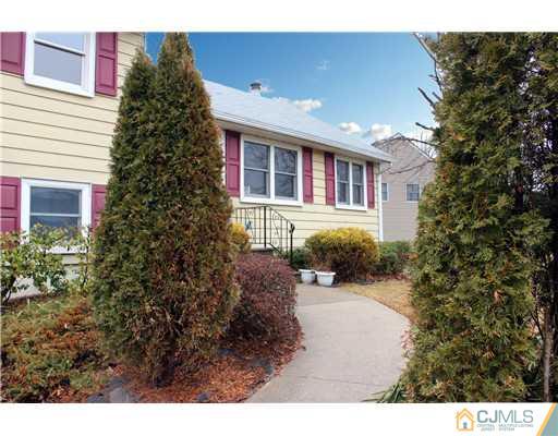 2 Wynn Road Edison, NJ 08817 - Photo 9 of 25 Gallery Image 9