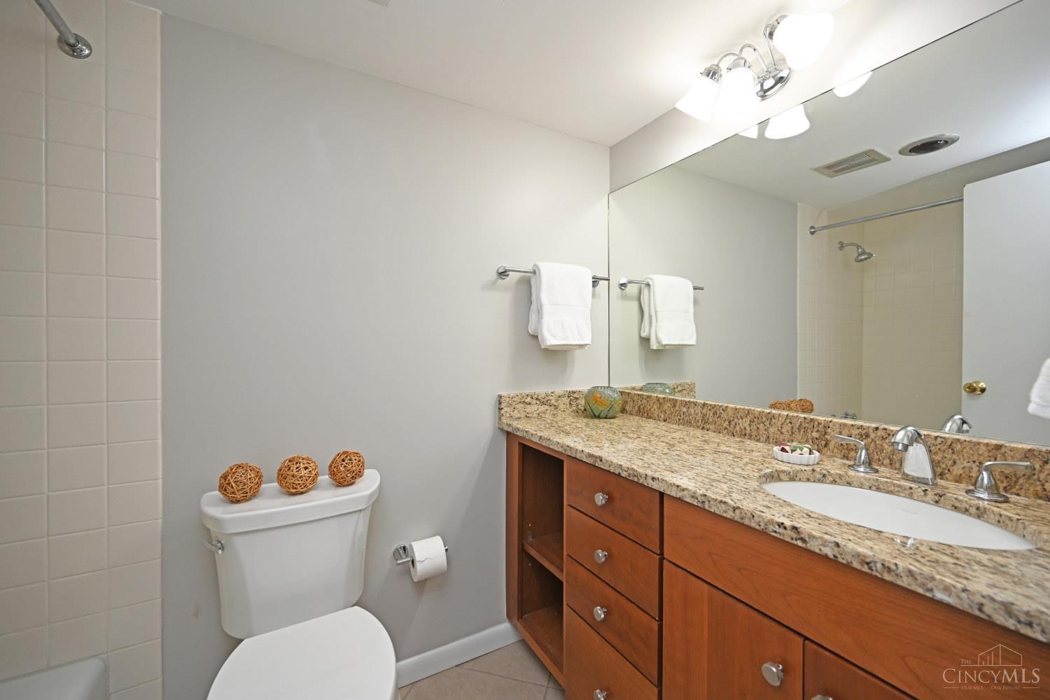 2444 Madison Road, Unit 202A Cincinnati, OH 45208 - Photo 27 of 41