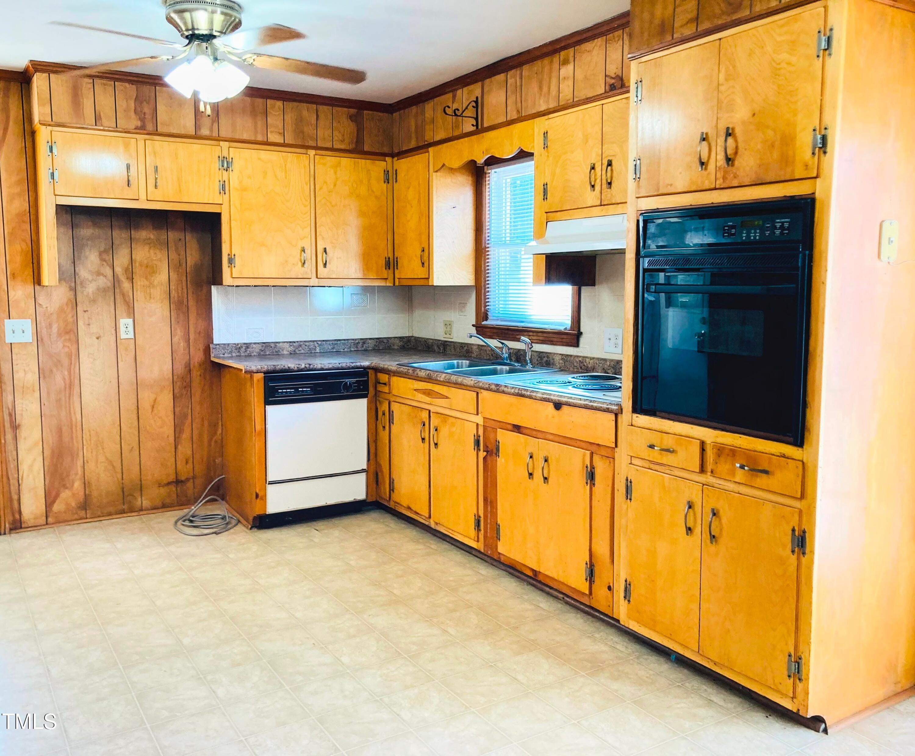 515 Cody Street Roxboro, NC 27573 - Photo 2 of 12 IMG_6789-EDIT