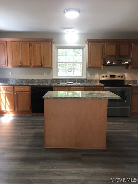 6612 Davis Road Quinton, VA 23141 - Photo 9 of 37 New island for a breakfast area with a granite top